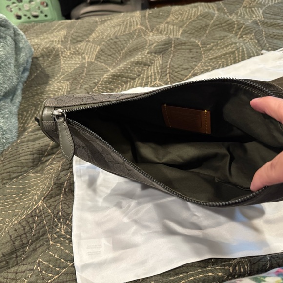 Coach Hall Sling 45 in Signature Jaquard with silk bag - Picture 3 of 5